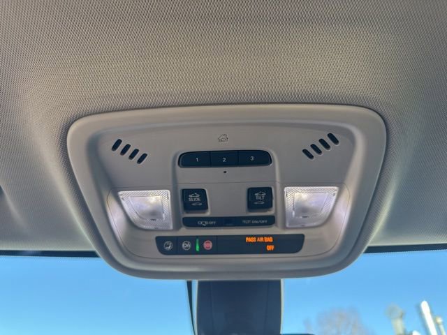 Used 2020 Chevrolet Traverse Premier w/ Redline Edition image 32