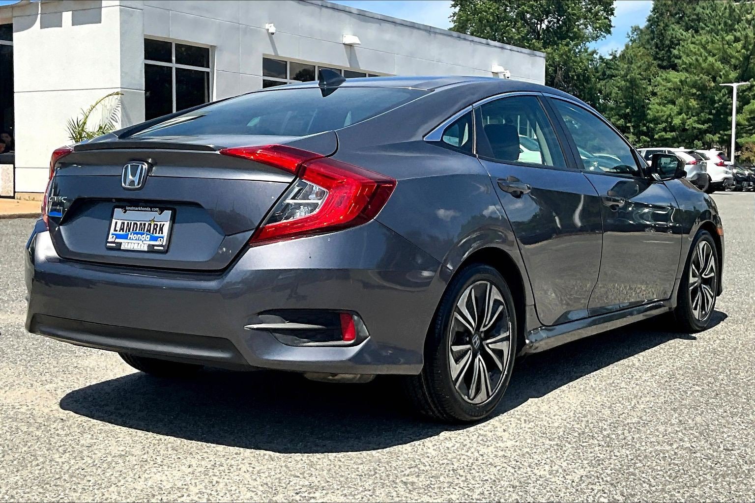 Used 2018 Honda Civic EX-T image 2