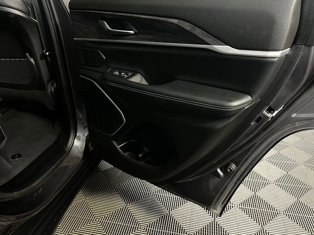 Used 2022 Jeep Grand Cherokee Limited 4xe image 25