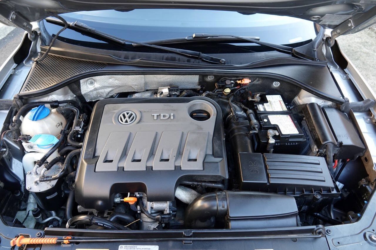 Used 2012 Volkswagen Passat TDI SE FWD image 98