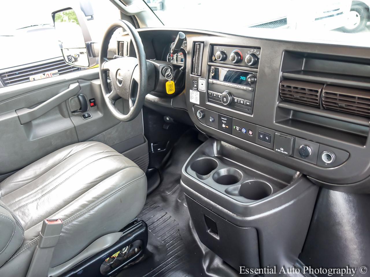 Used 2022 GMC Savana 3500 Extended w/ Power Convenience Package RWD image 18