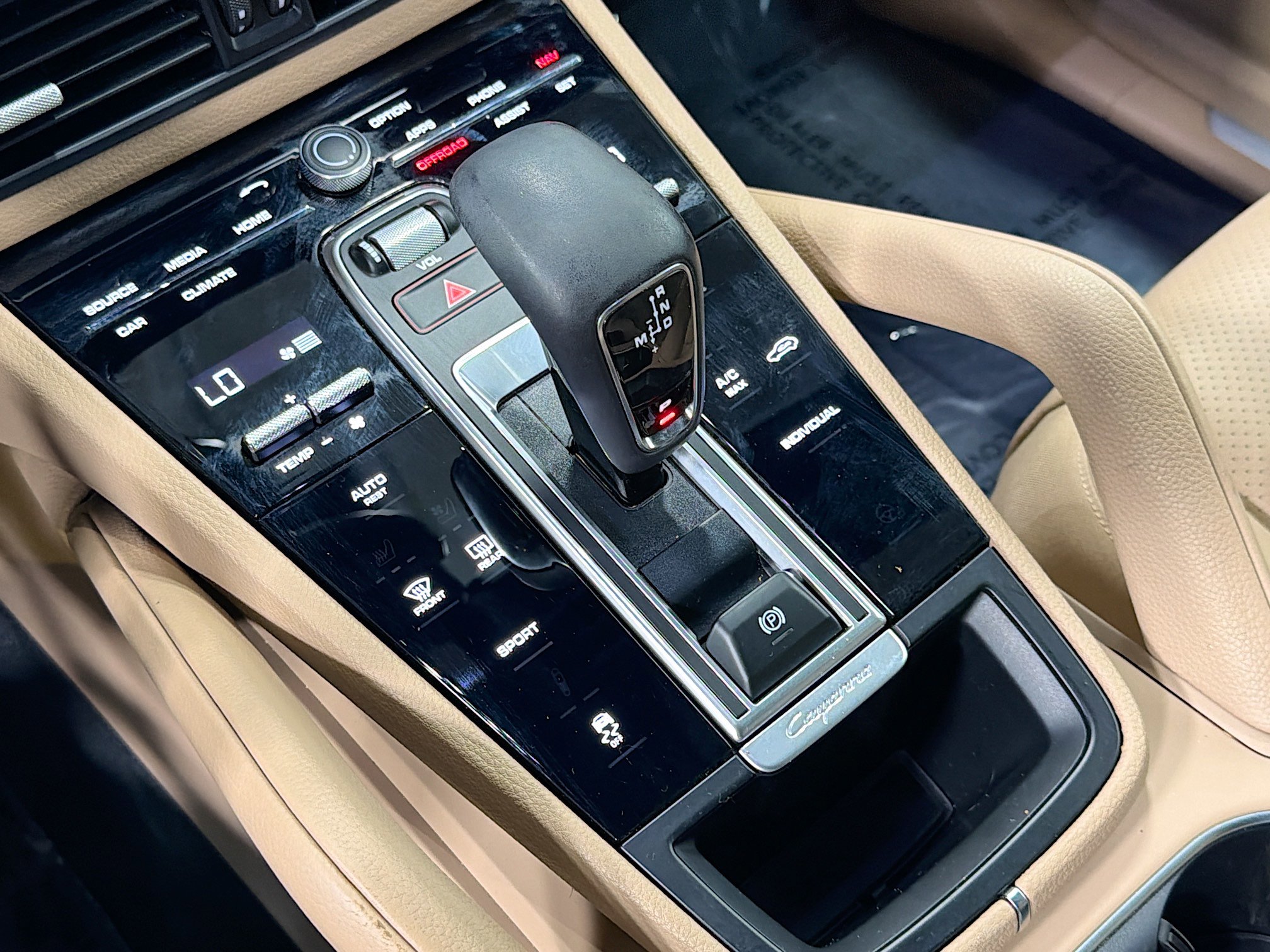 Certified 2023 Porsche Cayenne AWD/4WD image 28