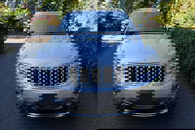 Used 2015 Jeep Grand Cherokee Limited image 11