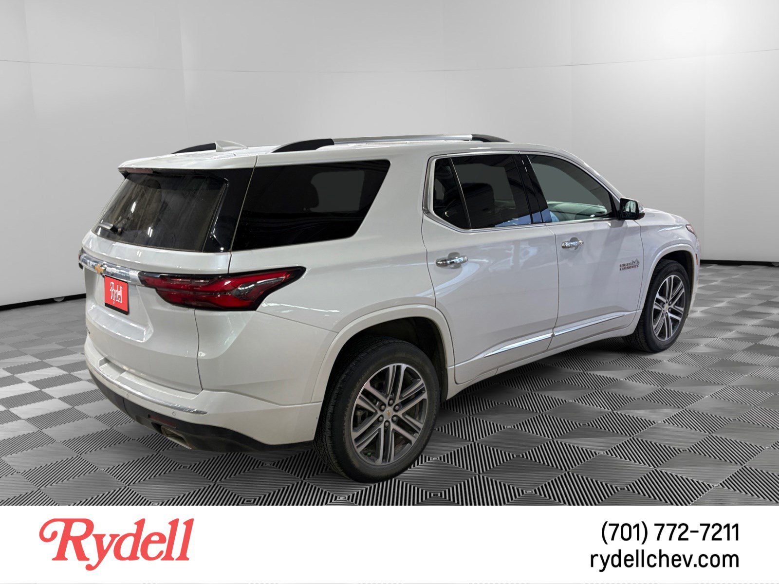 Used 2023 Chevrolet Traverse High Country AWD/4WD image 5