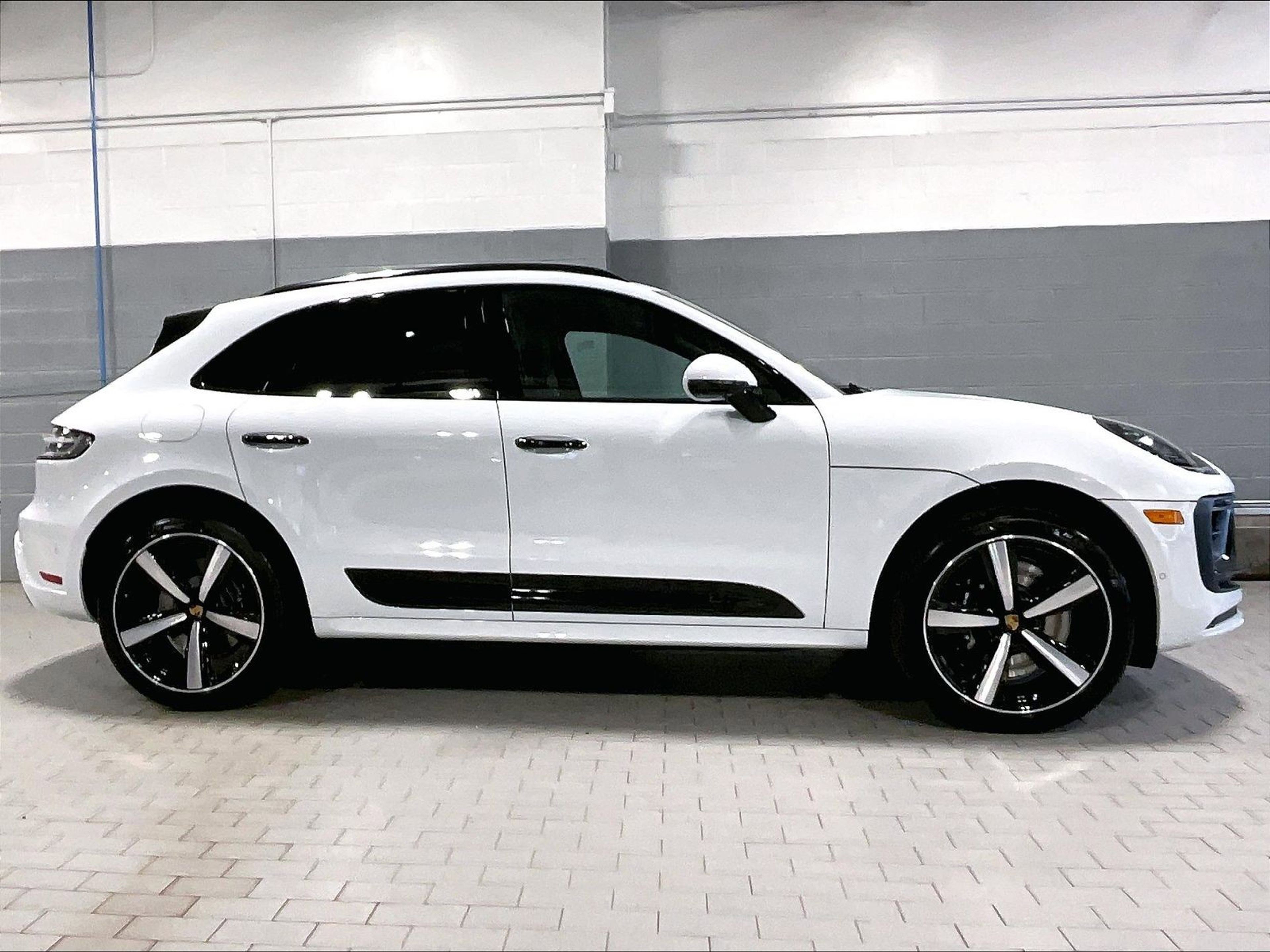 New 2026 Porsche Macan GTS image 6