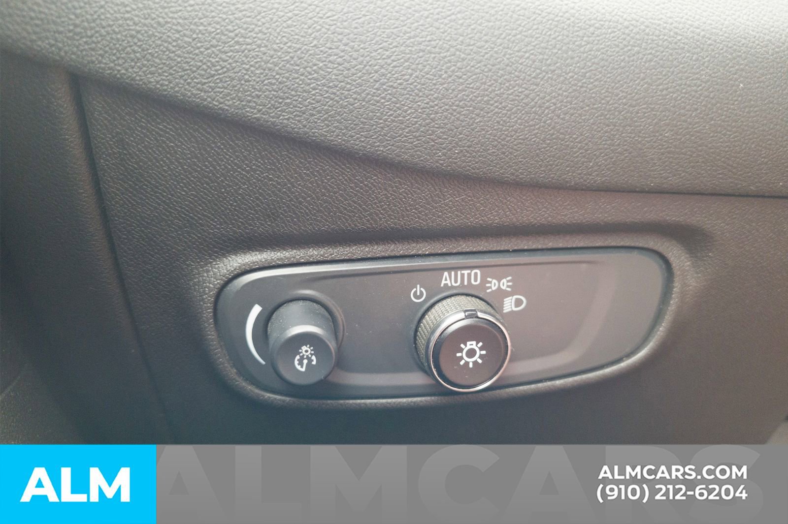 Used 2024 Chevrolet Equinox LT FWD image 36