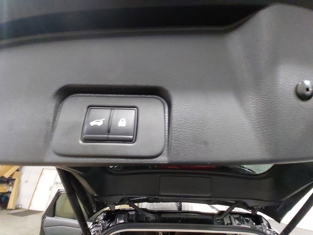 Certified 2025 Nissan Rogue SV image 13