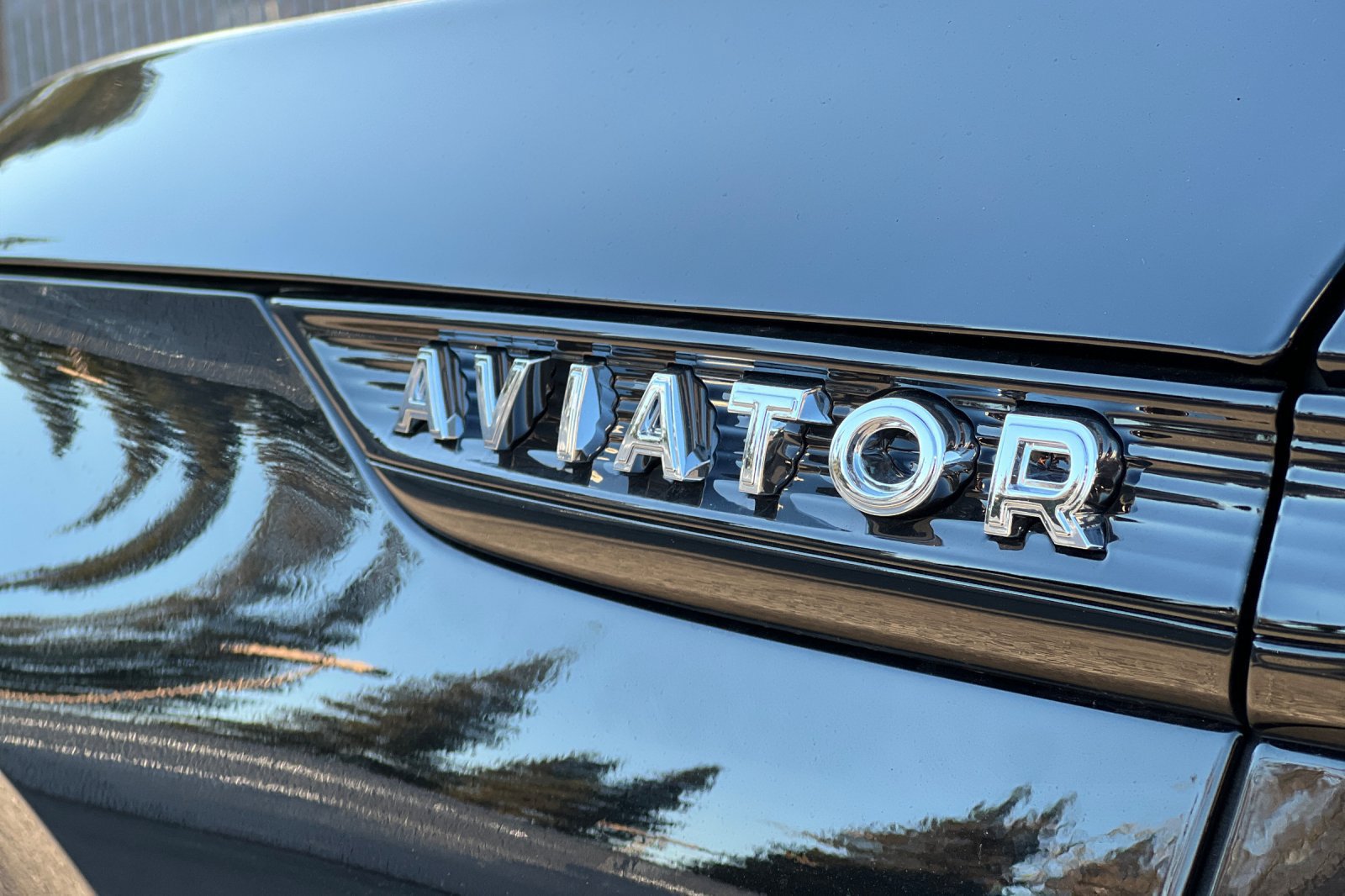New 2026 Lincoln Aviator AWD w/ Jet Appearance Package image 24