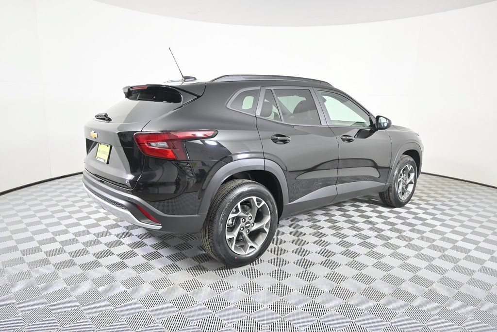 New 2026 Chevrolet Trax LT w/ Driver Confidence Package FWD image 6