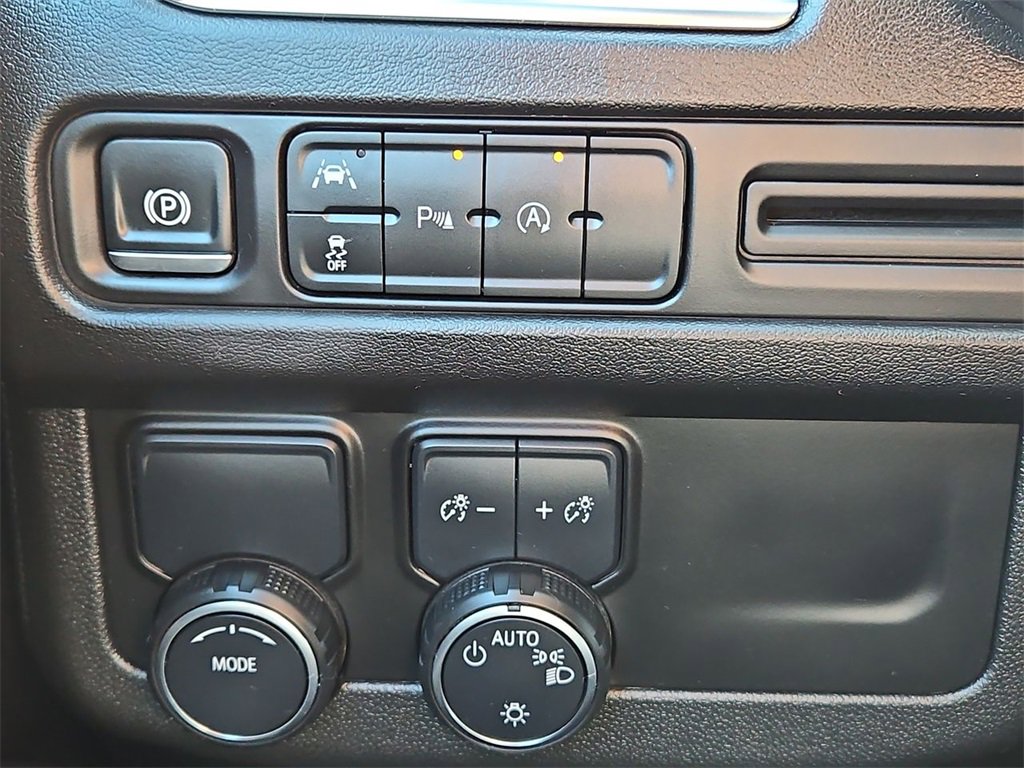 Certified 2024 Chevrolet Suburban LT image 18