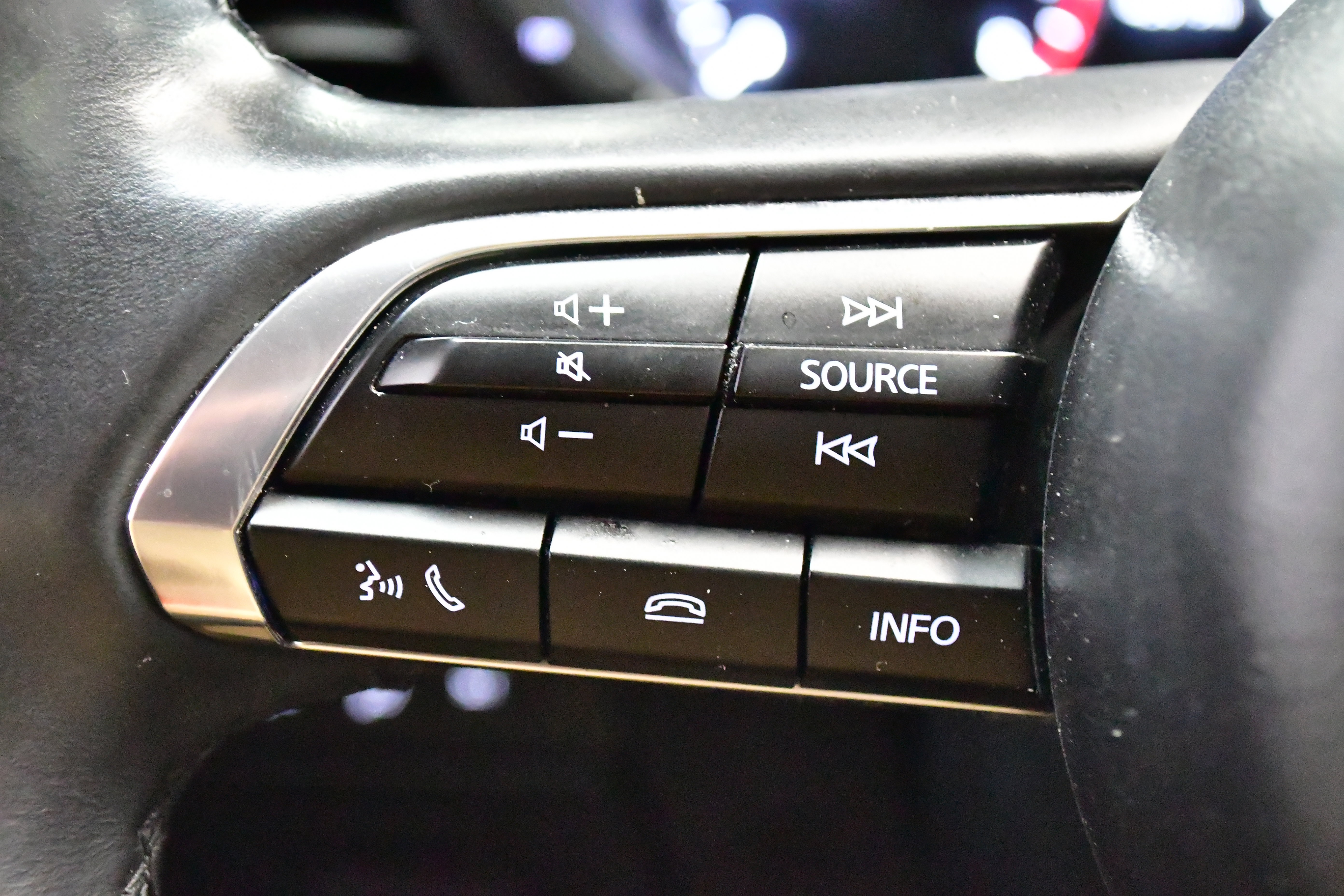 Used 2024 MAZDA MAZDA3 s image 40