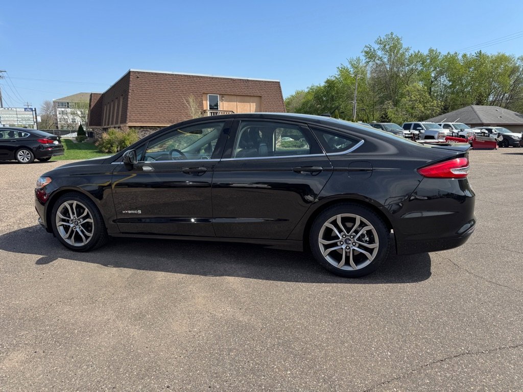 Used 2017 Ford Fusion SE w/ Equipment Group 601A image 11