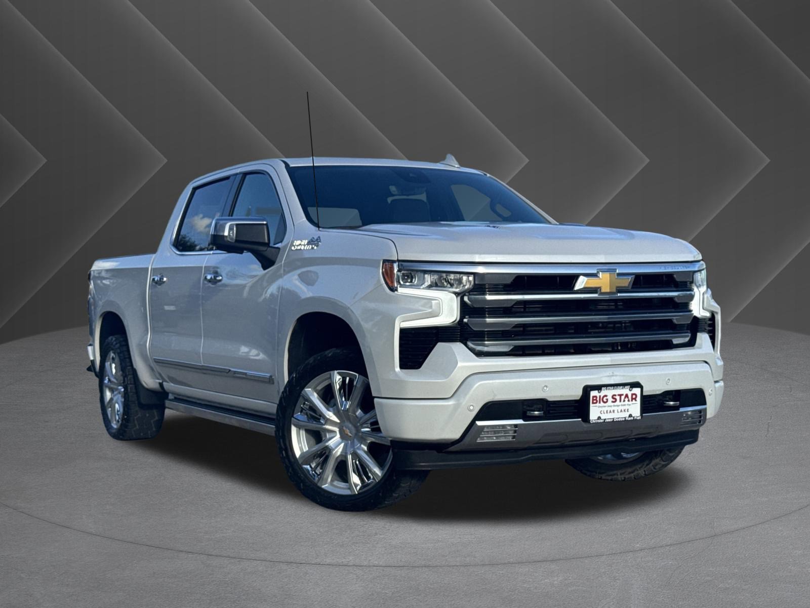 Used 2024 Chevrolet Silverado 1500 High Country w/ Technology Package image 2