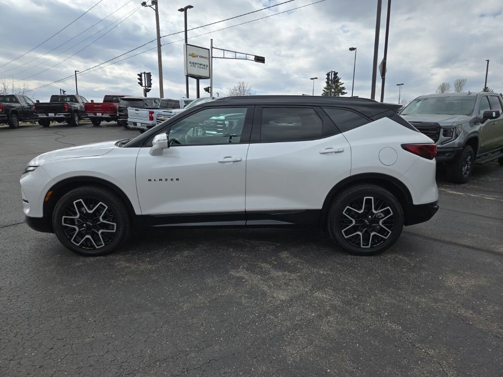 Certified 2025 Chevrolet Blazer RS w/ Driver Confidence II Package AWD/4WD image 6