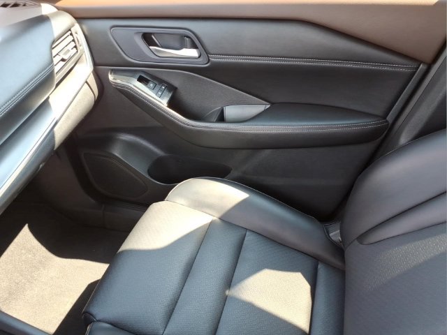 Certified 2023 Nissan Rogue SV w/ SV Premium B Package AWD/4WD image 30
