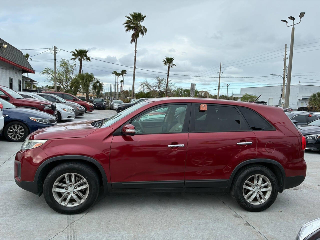 Used 2015 Kia Sorento LX image 3