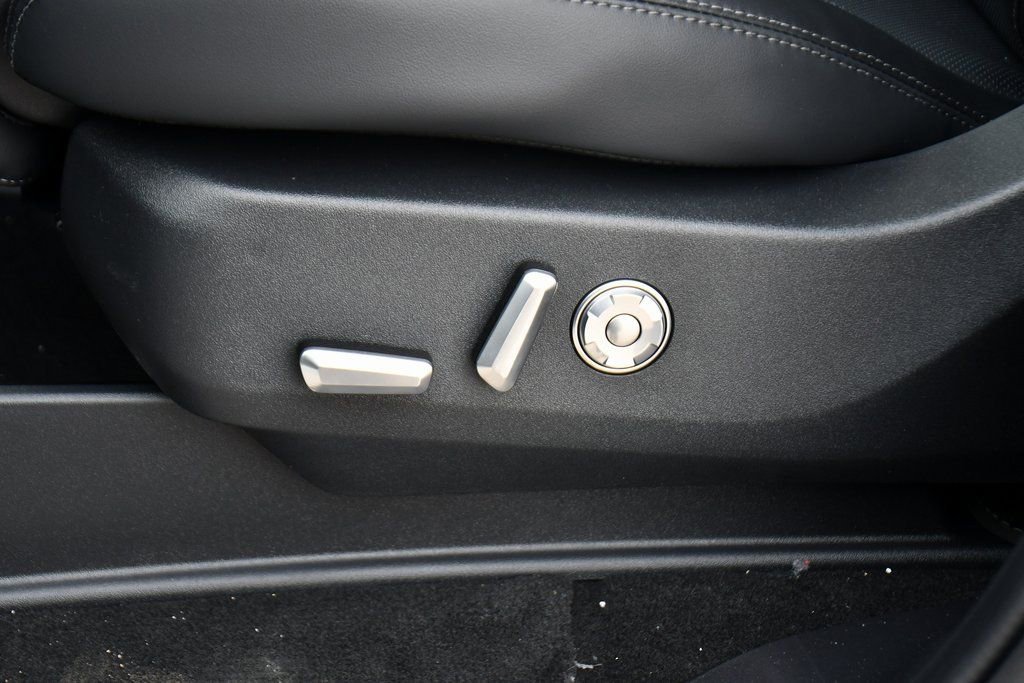 New 2026 Lincoln Navigator Reserve w/ Jet Appearance Package AWD/4WD image 14