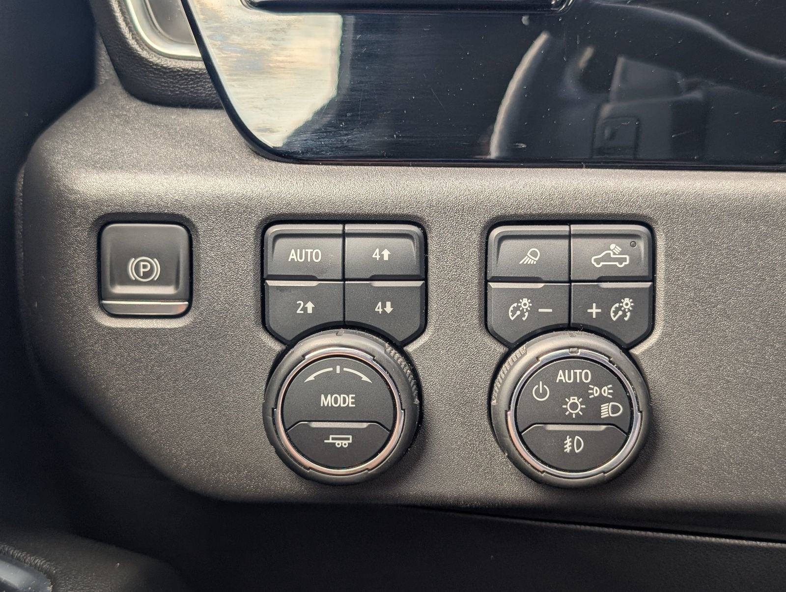 Used 2022 Chevrolet Silverado 1500 LT Trail Boss w/ Convenience Package II AWD/4WD image 15