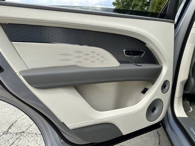 New 2024 Bentley Bentayga Extended Wheelbase image 31