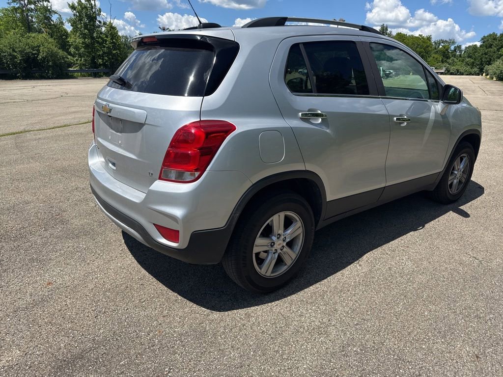 Used 2018 Chevrolet Trax LT w/ LT Convenience Package AWD/4WD image 3