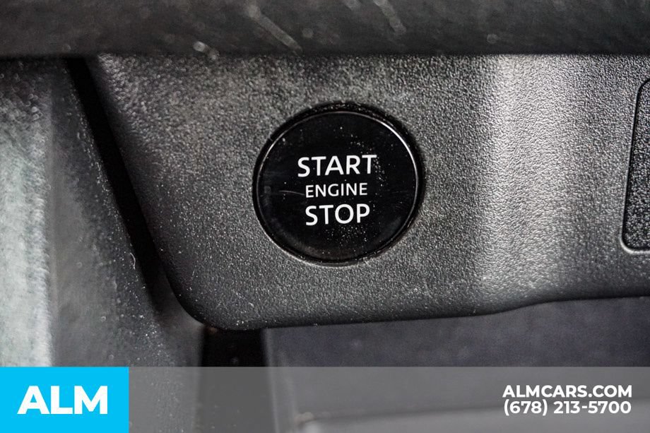 Used 2024 Nissan Rogue SV FWD image 43