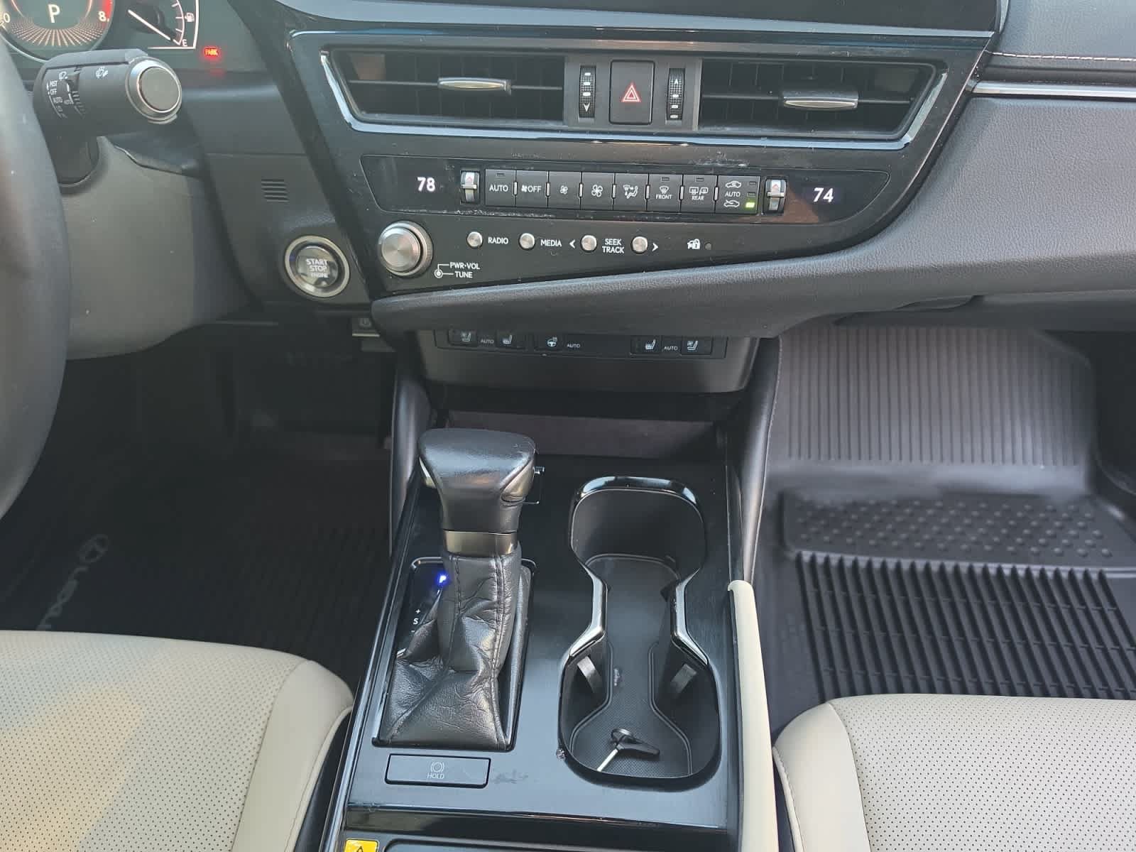 Used 2025 Lexus ES 350 w/ Premium Package FWD image 16