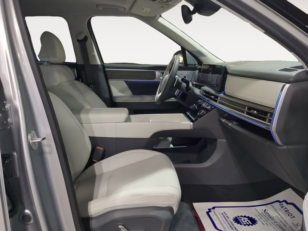 Used 2025 Hyundai Santa Fe Calligraphy image 19