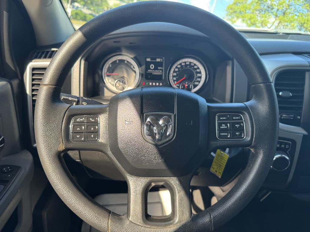 Used 2020 RAM 1500 Classic SLT image 11
