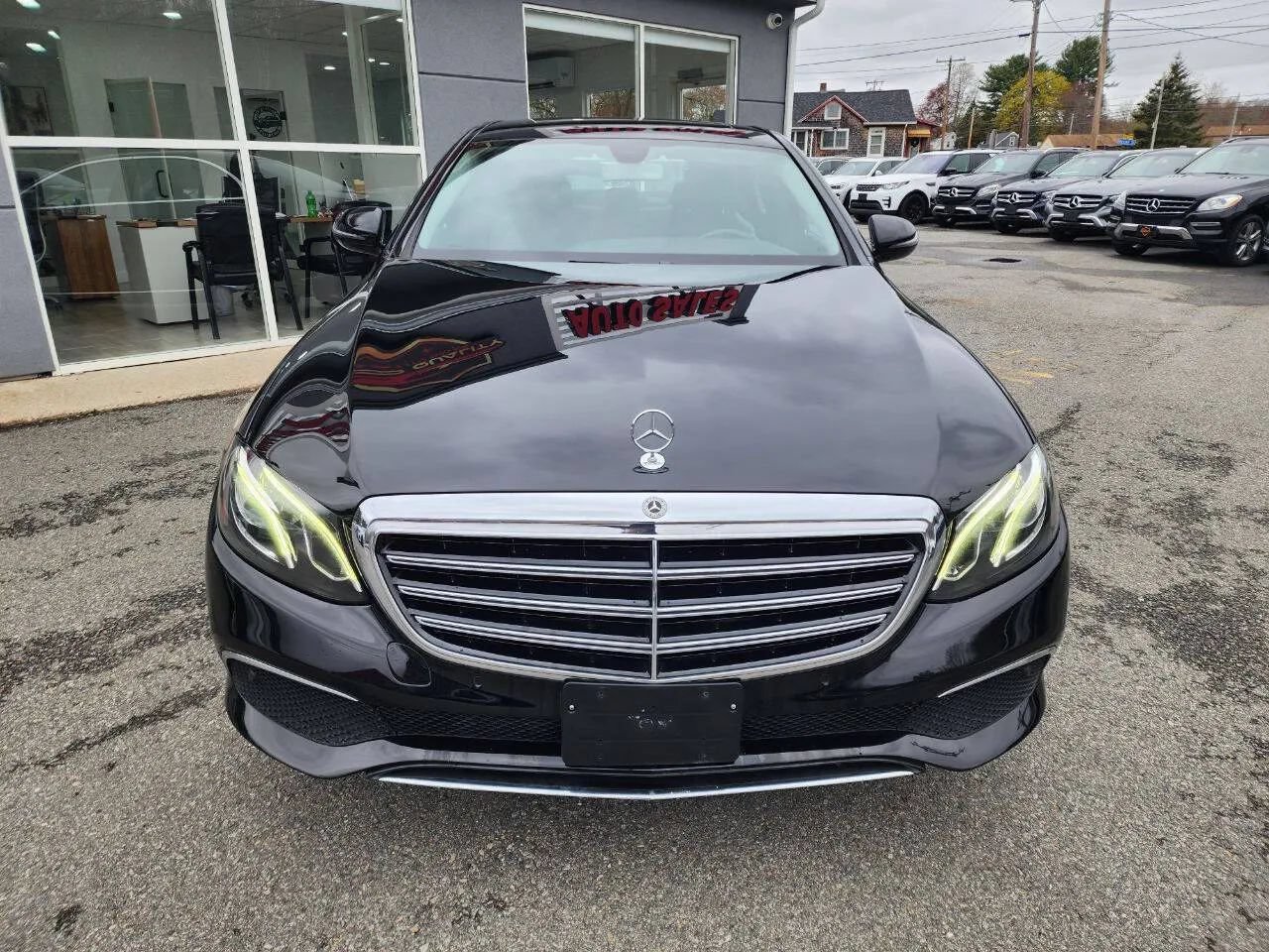 Used 2017 Mercedes-Benz E 300 4MATIC image 2