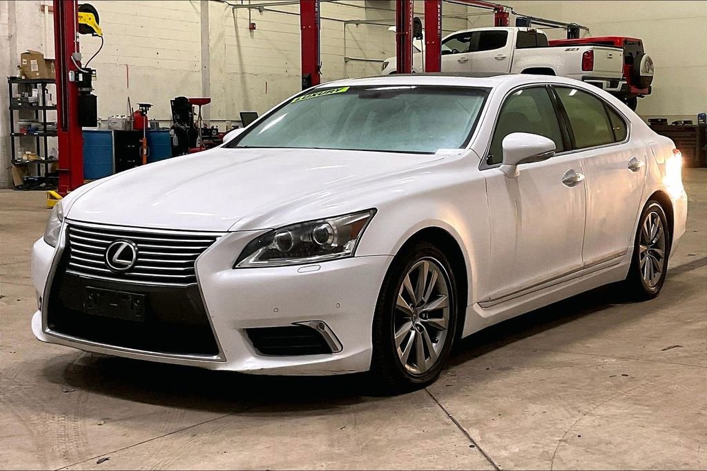 Used 2015 Lexus LS 460 AWD w/ Comfort Package image 36