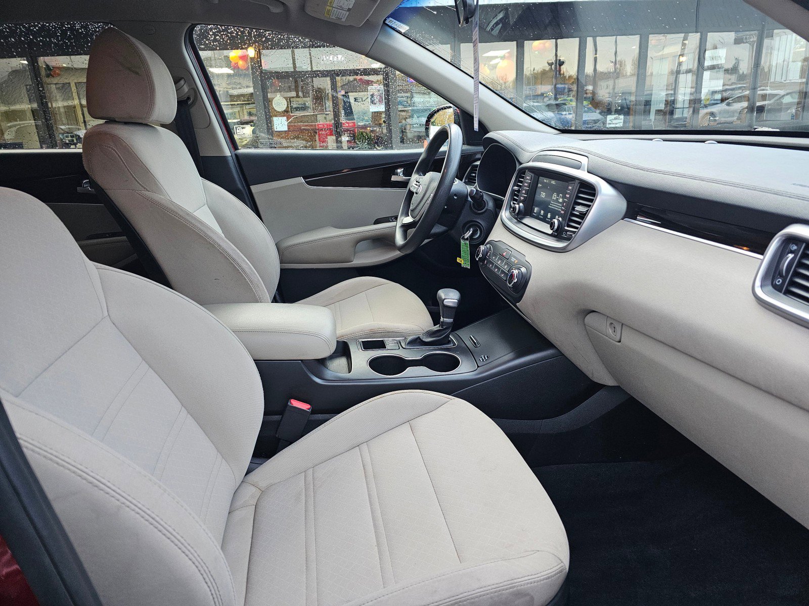 Used 2020 Kia Sorento LX image 12