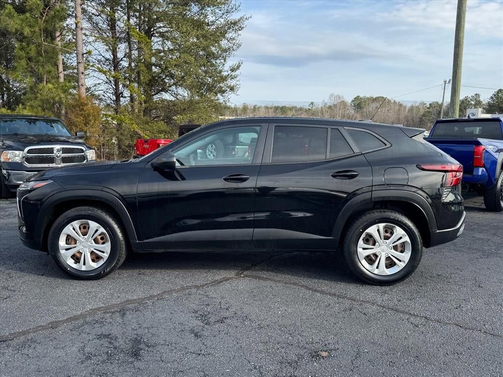 Used 2024 Chevrolet Trax LS FWD image 6