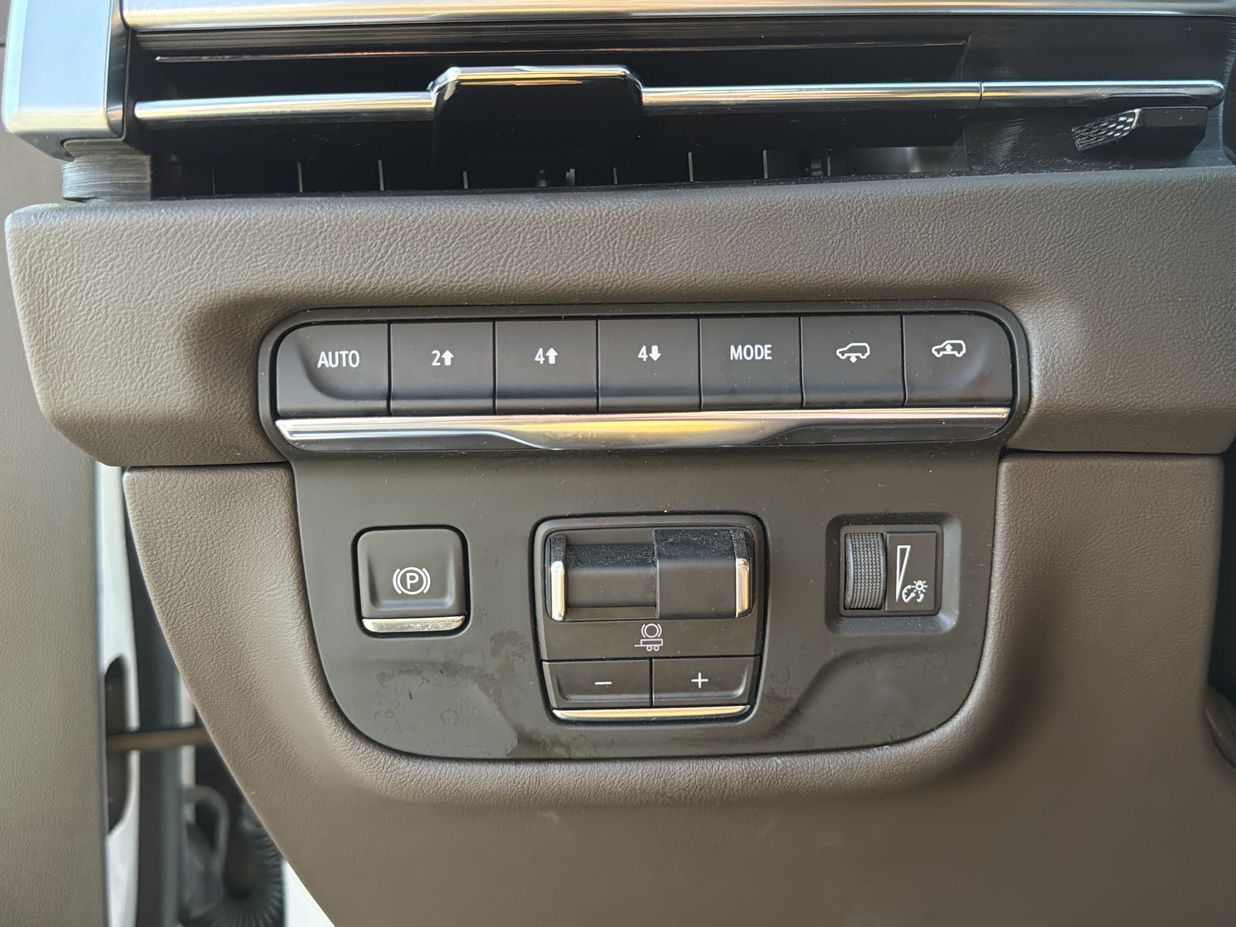 Used 2025 Cadillac Escalade Premium Luxury w/ Touring Package AWD/4WD image 61
