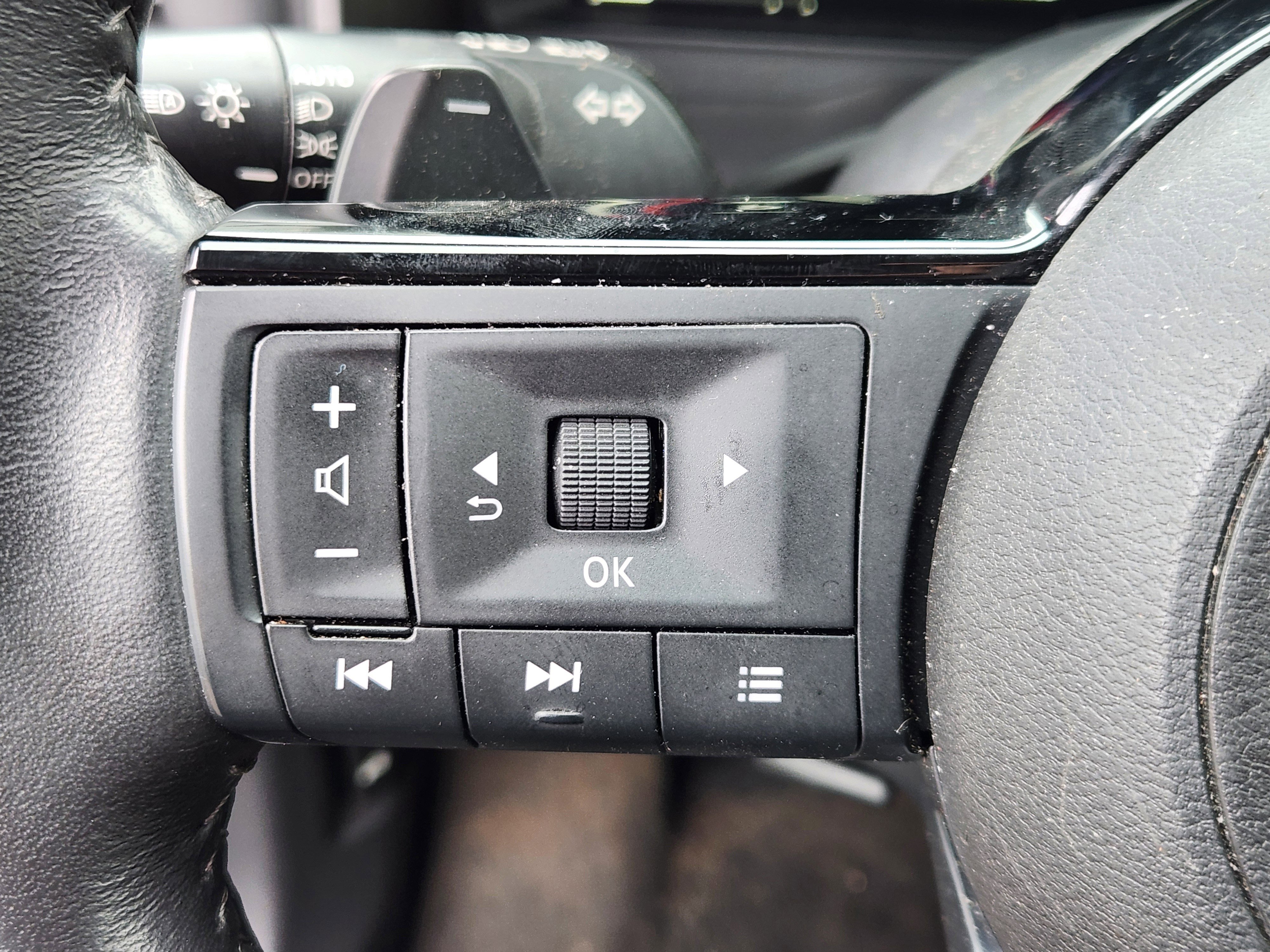 Certified 2024 Nissan Rogue SL w/ SL Premium Package image 24