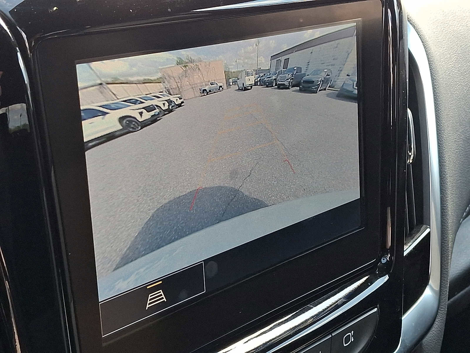 Used 2023 Chevrolet Traverse LT w/ LPO, Floor Liner Package AWD/4WD image 18