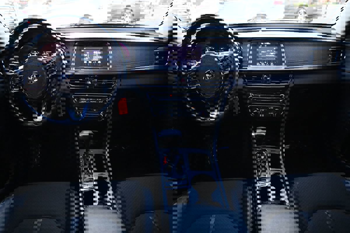 Used 2018 Kia Optima S w/ Panoramic Sunroof Package image 19