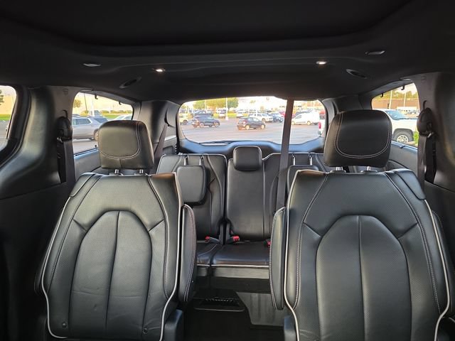 Used 2025 Chrysler Pacifica Limited FWD image 27