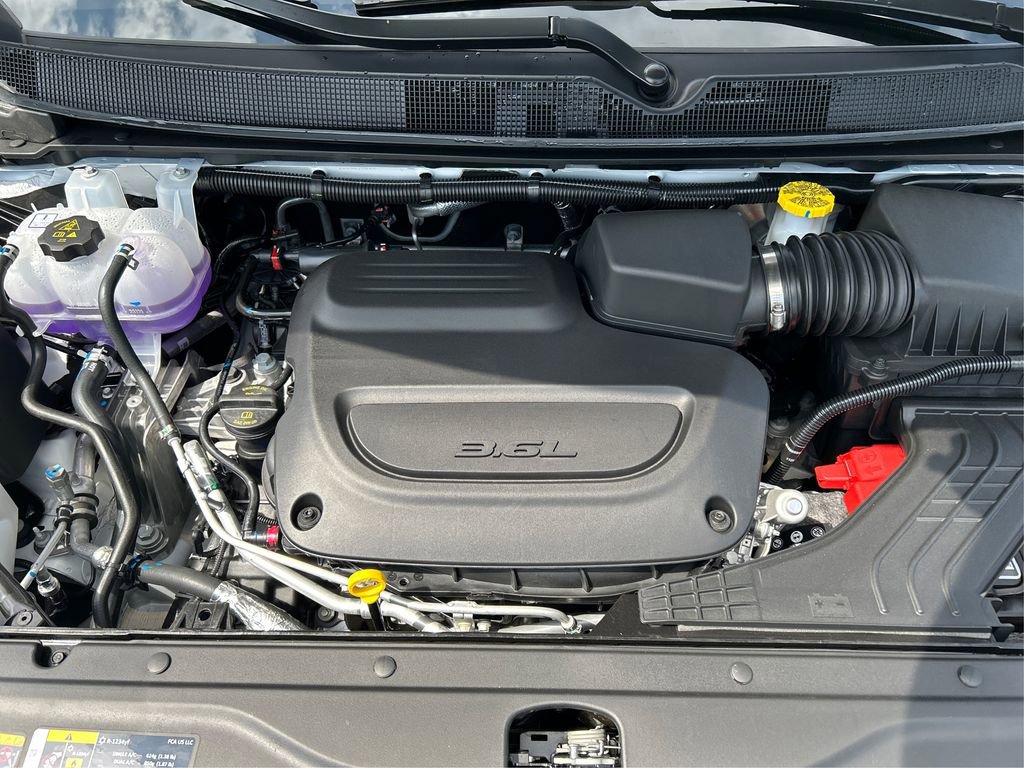 New 2025 Chrysler Voyager LX image 15