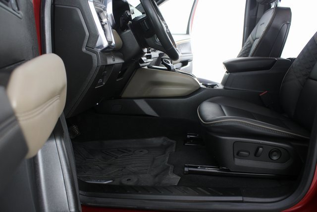 Used 2024 GMC Canyon Denali image 18