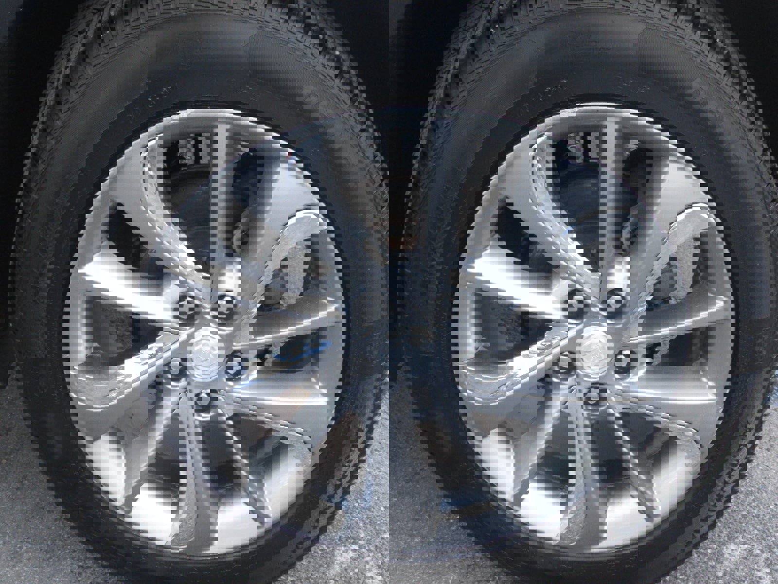 Used 2020 Buick Encore GX Essence w/ Experience Buick Package image 35