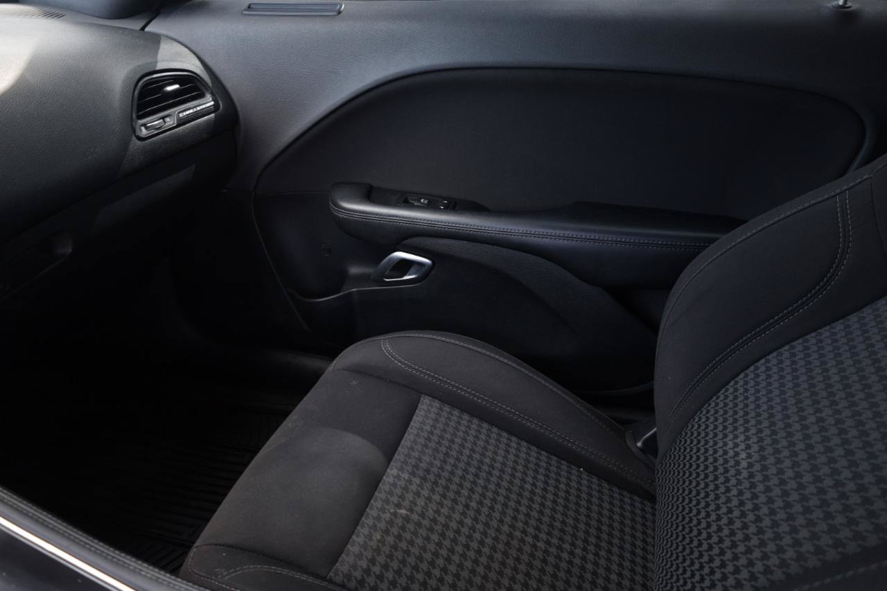 Used 2017 Dodge Challenger R/T RWD image 13