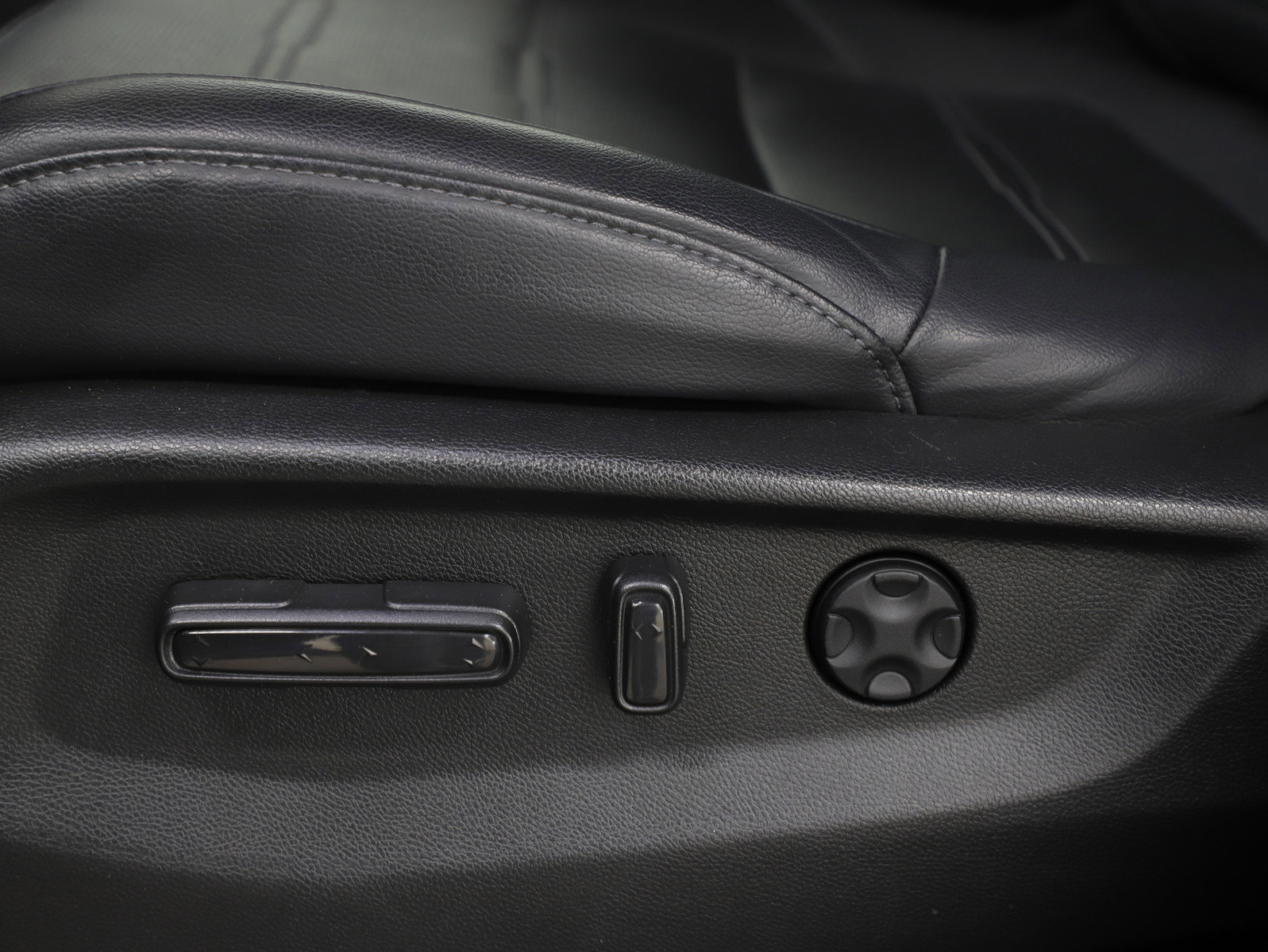 Used 2021 Honda CR-V Touring image 25