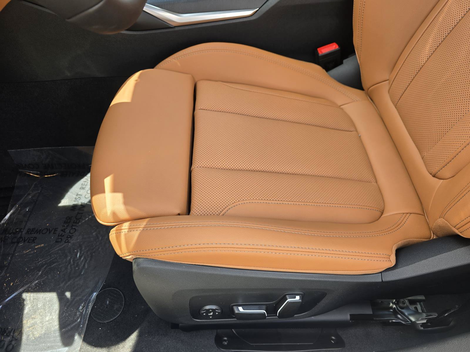 New 2026 BMW 330i Sedan w/ M Sport Package RWD image 6