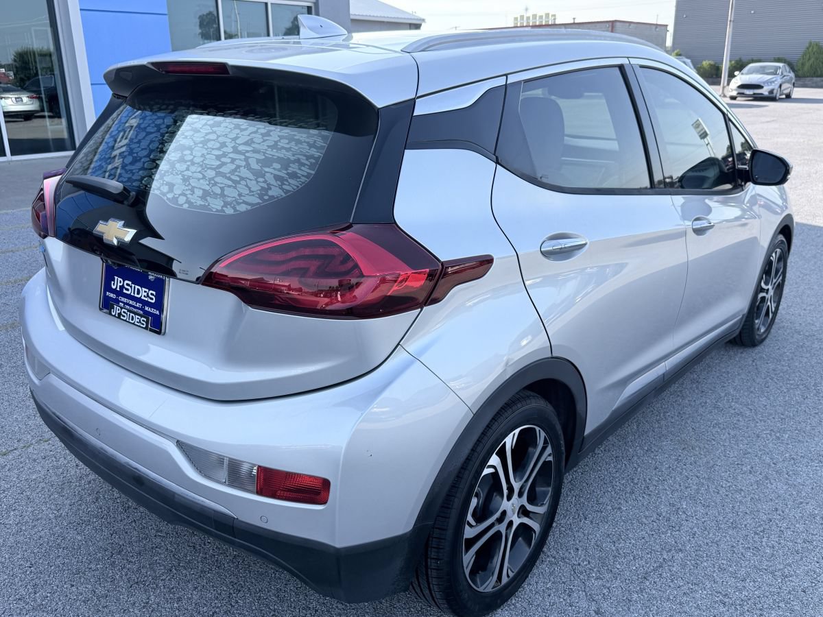 Used 2017 Chevrolet Bolt Premier w/ Driver Confidence II Package FWD image 5