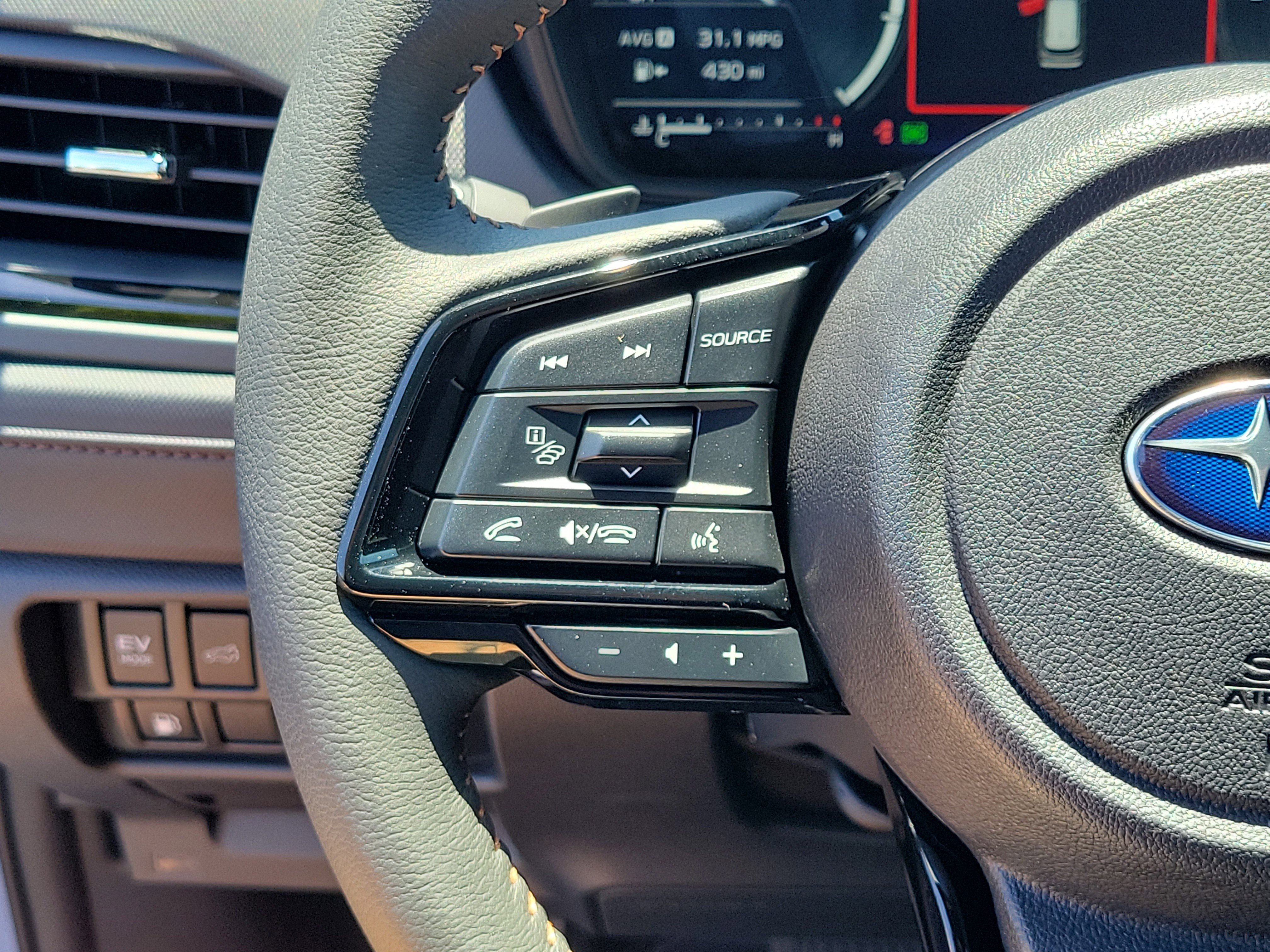 Certified 2025 Subaru Forester Touring AWD/4WD image 25