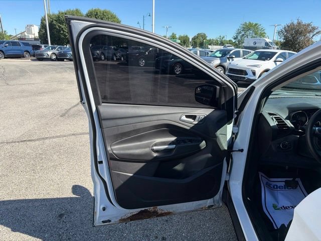 Used 2016 Ford Escape SE w/ SE Cold Weather Package AWD/4WD image 23