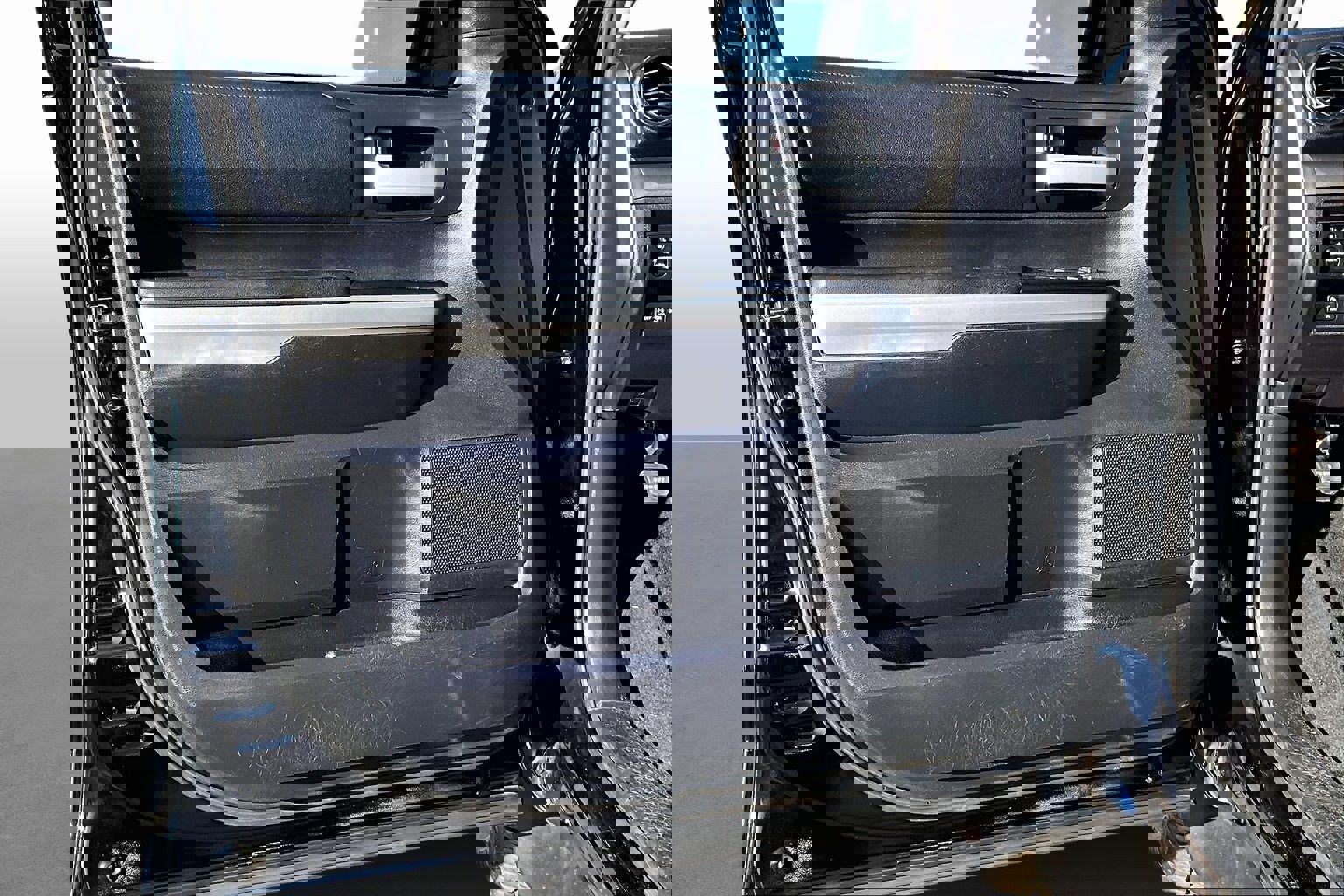 Used 2016 Toyota Tundra SR5 w/ TRD Off Road Package image 16