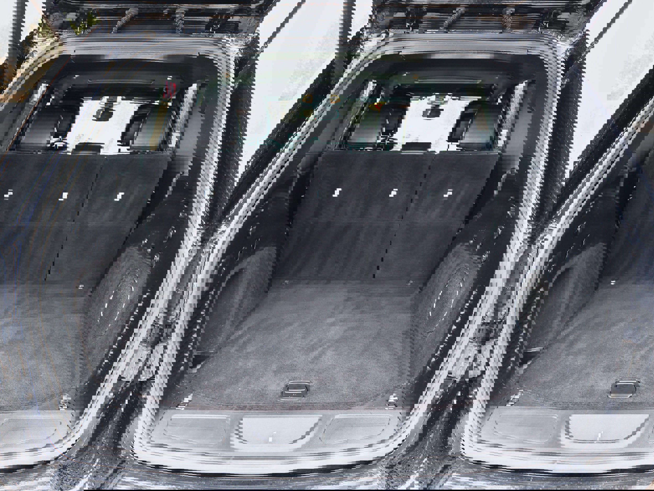 Used 2019 Jeep Grand Cherokee Altitude image 9