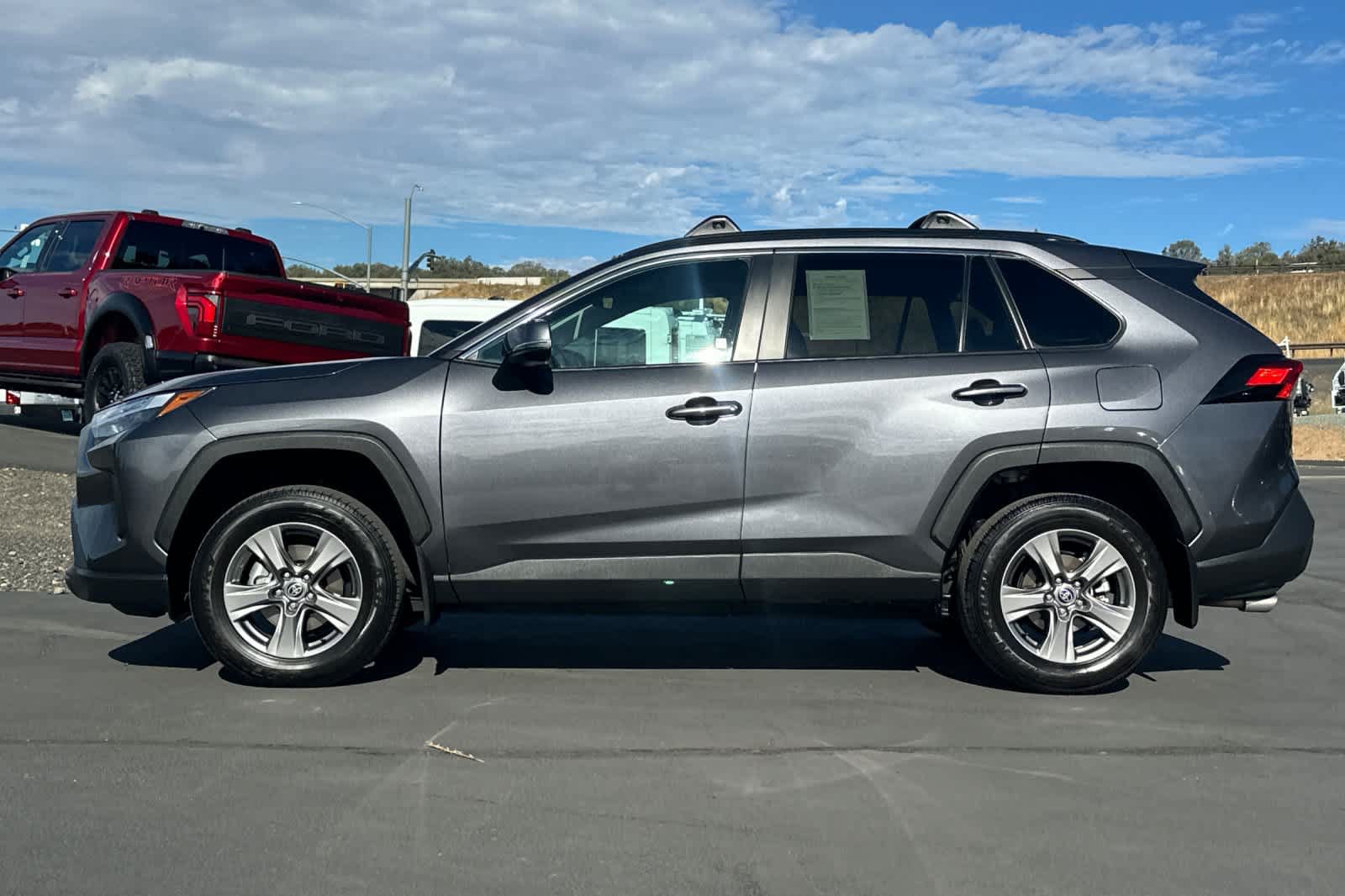 Used 2024 Toyota RAV4 XLE AWD/4WD image 7