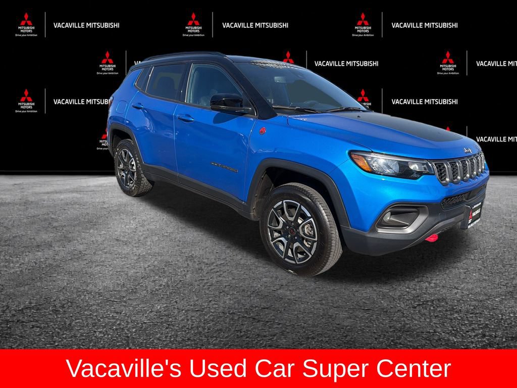 Used 2025 Jeep Compass Trailhawk AWD/4WD image 2